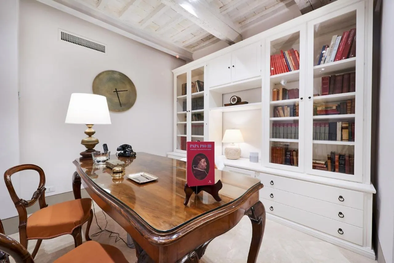 Palazzo Pio III - Residenza D'Epoca Bed & Breakfast Sarteano 0*,  Italy