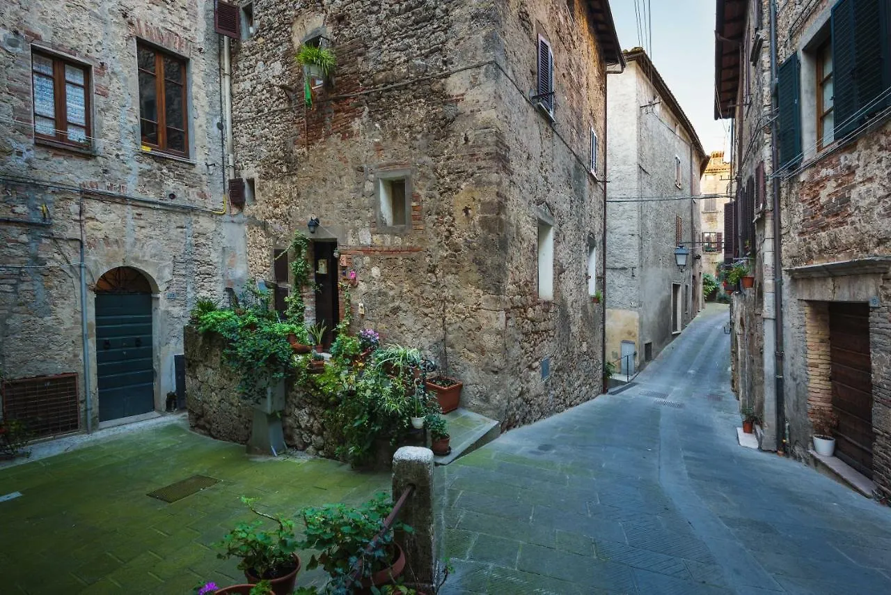 Palazzo Pio III - Residenza D'Epoca Bed & Breakfast Sarteano 0*,  Italy