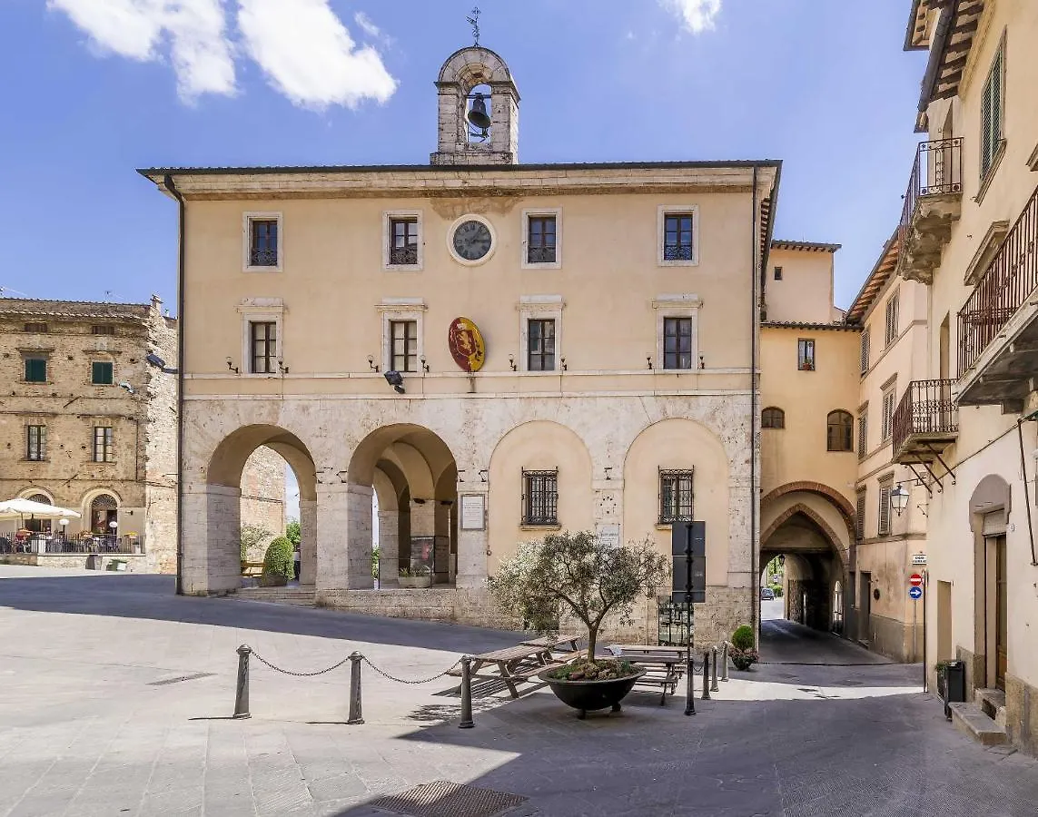 Palazzo Pio III - Residenza D'Epoca Bed & Breakfast Sarteano