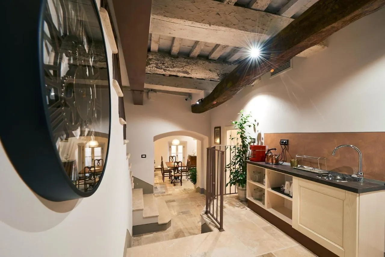 Palazzo Pio III - Residenza D'Epoca Bed & Breakfast Sarteano 0*,  Italy